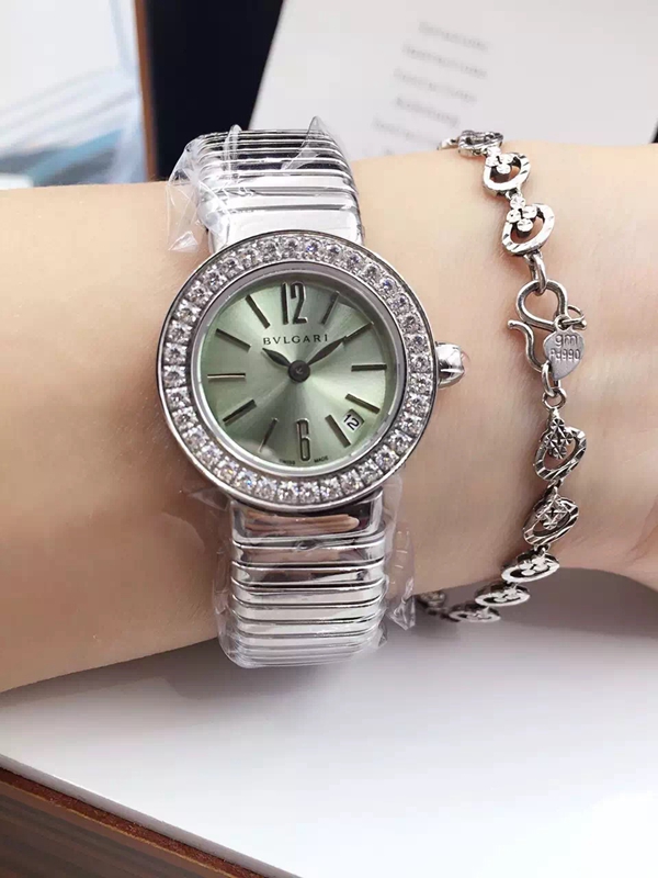 ブルガリ時計正面デザイン